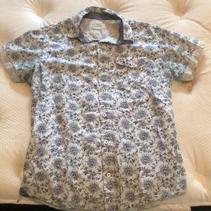 Short sleeve button down